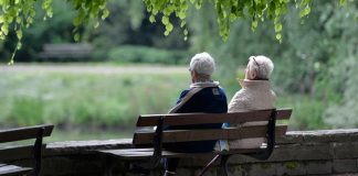 Pensionistët në liri, nesër deri në orën 11:00 / Policia e Shteti: Jo më shumë se dy persona bashkë
