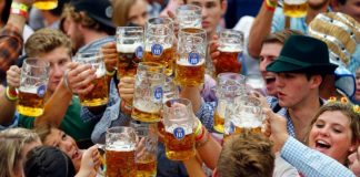 COVID-19/ Gjermania pezullon festën e birrës, më të madhen në botë