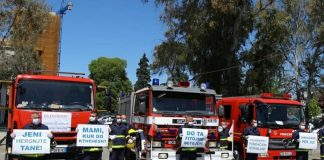 Zjarrfikësit surprizojnë personelin e Infektivit në Tiranë