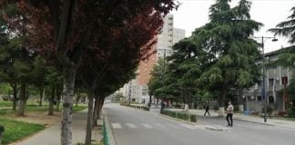 COVID-19, 7 TAMPONË NEGATIVË NË ELBASAN (VIDEO)