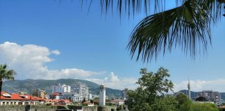 TESTOHEN PUNONJËSIT E FASONERISË NË ELBASAN