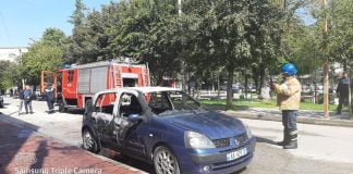 Një tjetër makinë digjet në bulevardin “Aqif Pasha” në Elbasan