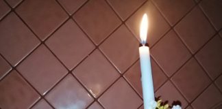 Besimtarët ortodoksë festojnë pashkët, tradita e kësaj feste