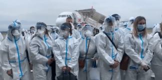 Di Maio pret 60 infermierët në aeroport: Shqipëria ka treguar jo vetëm miqësi, por edhe sens të madh solidariteti