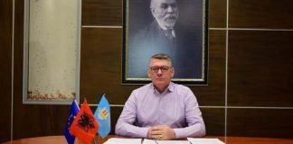 Nuk gjen ‘rehat’ Durrësi/ Jep dorëheqjen edhe Zhyljen Varfaj si kryetar bashkie