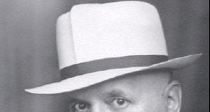 Pse shqiptarët thonë “pi dhe jo tymos duhan” ? Shpjegimi i Faik Konicës në revistën franceze “Mélusine” në 1900