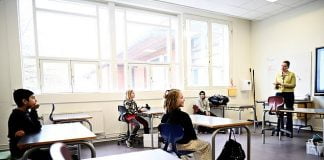 Situatë e pazakontë! Danimarka rikthen fëmijët në shkollë, pamje nga rregullat e reja