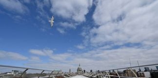 Britania e Madhe nën kërcënimin e një recesioni historik për shkak të COVID-19