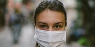 Maqedonia e Veriut, nga sot gjobë 20 euro kush nuk mban maskë!