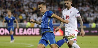 Ish-futbollisti kombëtares shqiptare ‘qan hallet’: Klubi ku luaj ka shkarkuar të gjithë lojtarët, ku të shkoj unë tani?!