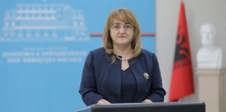 Jo të gjithë do të mbajnë maska, nga Ministria tregojnë se kush përjashtohet