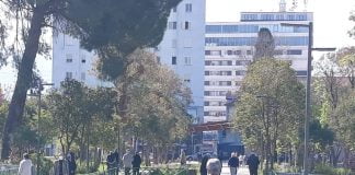 PENSIONISTËT ELBASANAS DALIN SHETITJE, TE LIRE (VIDEO)