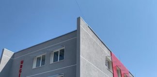 Mjeku në Spitalin e Elbasanit konfirmohet me Covid-19