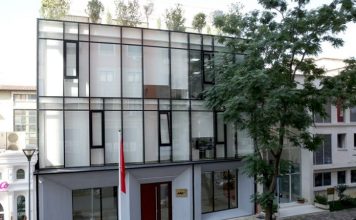 AMA: Mediet të respektojnë dhe garantojnë të drejtën e ruajtjes së jetës private
