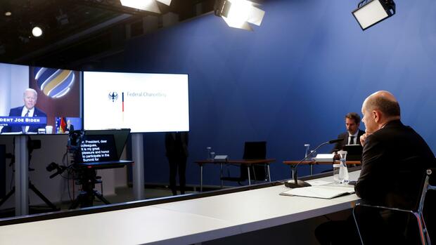 607073FC-4C2A-4131-A035-AB4C8E68DC62