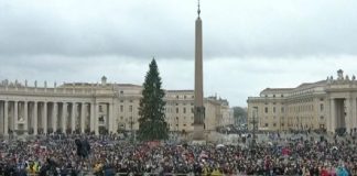 Papa bën thirrje për dialog/ Papa Francesku mesazh për të kundështuar izolimin