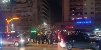 Makina përplas këmbësorin, policia jep detaje