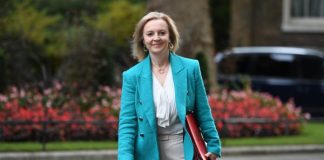 FOKUS – Truss takohet me ministrat e Jashtëm të Ballkanit mes frikës separatiste në rajon