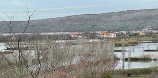 1000 hektarë tokë e përmbytur në Shkodër, Oboti pa drita dhe pa ujë
