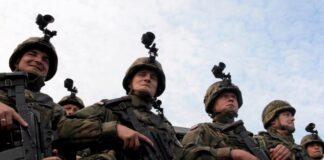 Polonia rekruton numër “rekord” të ushtarëve pas pushtimit rus të Ukrainës