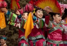 Viti i Lepurit/ Kinezët mblidhen për herë të parë pas pandemisë së koronavirusit për të festuar Vitin e Ri Kinez