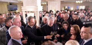 Deputetët e PD-së në Elbasan braktisin Luçiano Boçin, mbështetësit e Alibeajt refuzojnë ftesën e kandidatit të Berishës