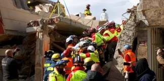 Një mrekulli nga Zoti, gruaja nxirret e gjallë pas 104 orësh nën rrënoja