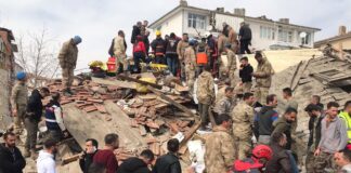 Tërmeti më i fundit në Turqi, një person i vdekur dhe 69 të lënduar/ Babë e bijë mbeten të bllokuar nën rrënoja