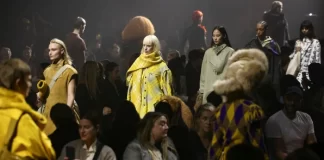 Daniel Lee i Burberry bën debutimin e tij të madh në Javën e Modës në Londër