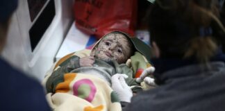 Fotot/ Fatkeqësia e shekullit, 98 persona u shpëtuan nga rrënojat pas më shumë se 100 orësh