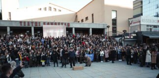 Fëmijët e vrarë gjatë luftës përkujtohen me ndezjen e 1133 qirinjve