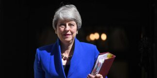Theresa May një libër lidhur me shpërdorimin e pushtetit