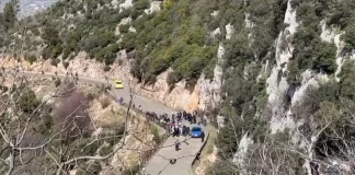 Rituali në Kishën e Laçit/ Gruaja rrëzohet nga shpella dhe humb jetën