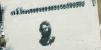 Rreth 800 ushtarë të FSK-së realizojnë portretin e komandantit Adem Jashari