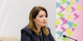 Manastirliu: Rritja e pagave me 50 mijë lekë, masë për fuqizimin e burimeve njerëzore