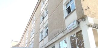 E rëndë në Gramsh, pacienti hidhet nga kati i katërt i spitalit