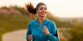 Pesë shenja që tregojnë se keni dëmtuar dëgjimin për shkak të përdorimit të kufjeve