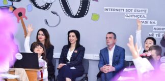 Kushi e Nagavci në Elbasan në orën e Abetares së Përbashkët në formatin digjital