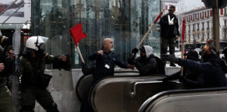 Përleshje të dhunshme mes policisë dhe protestuesve në Athinë