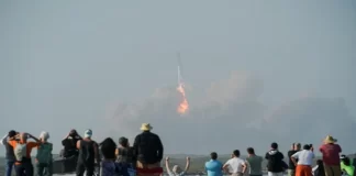 SpaceX shpërthen në ajër, raketa më e fuqishme e ndërtuar ndonjëherë niset pa ekuipazh