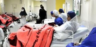 Helmohen vajzat në shkolla!