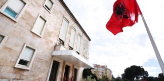 Qeveria miraton rregulla të reja për financimin e zyrave me qira të partive politike