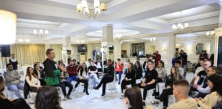 Nga Startup-et tek Qendra e Teknologjisë, Gjiknuri dhe Llatja prezantojnë projektet për të rinjtë: Elbasani ofron një të ardhme të sigurt