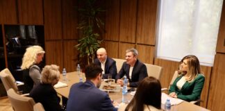 Gjiknuri takon Glover: Diskutime mbi mbarëvajtjen e zgjedhjeve