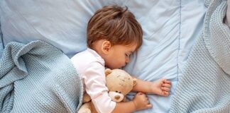 Rëndësia e gjumit tek fëmijët, sa orë duhet të flenë nga 0 deri 2 vjeç