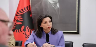 Kushi e tronditur për vrasjen e nxënësit në Gramsh: Të bashkëpunojmë për të luftuar fenomenet negative te të rinjtë