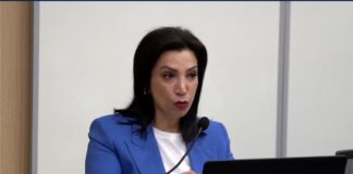 Ministrja Kushi premton së shpejti kartën e studentit për Universitetin e Elbasanit