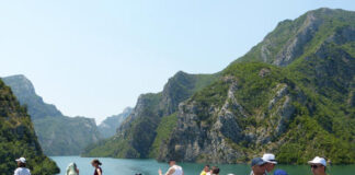 Turistët po vijnë nga perëndimi/ Holanda, Finlanda, Gjermania, Suedia, po dynden edhe spanjollët