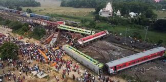 Në foto/ Aksidenti tragjik i trenave në Indi, i cili la të vdekur të paktën 230 persona