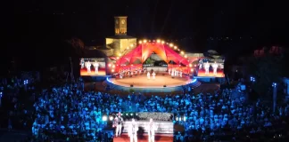 Nata e parë e festivalit folklorik në Gjirokastër/ Interpretuan grupet e Kukësit, Beratit dhe Maqedonisë së Veriut